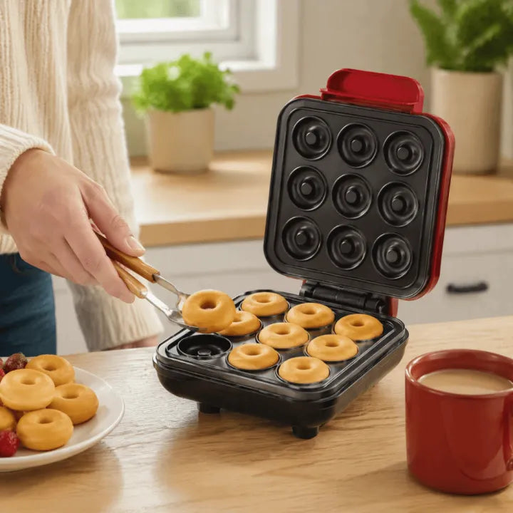 Non-Stick Mini Electric Waffle Maker (600W)