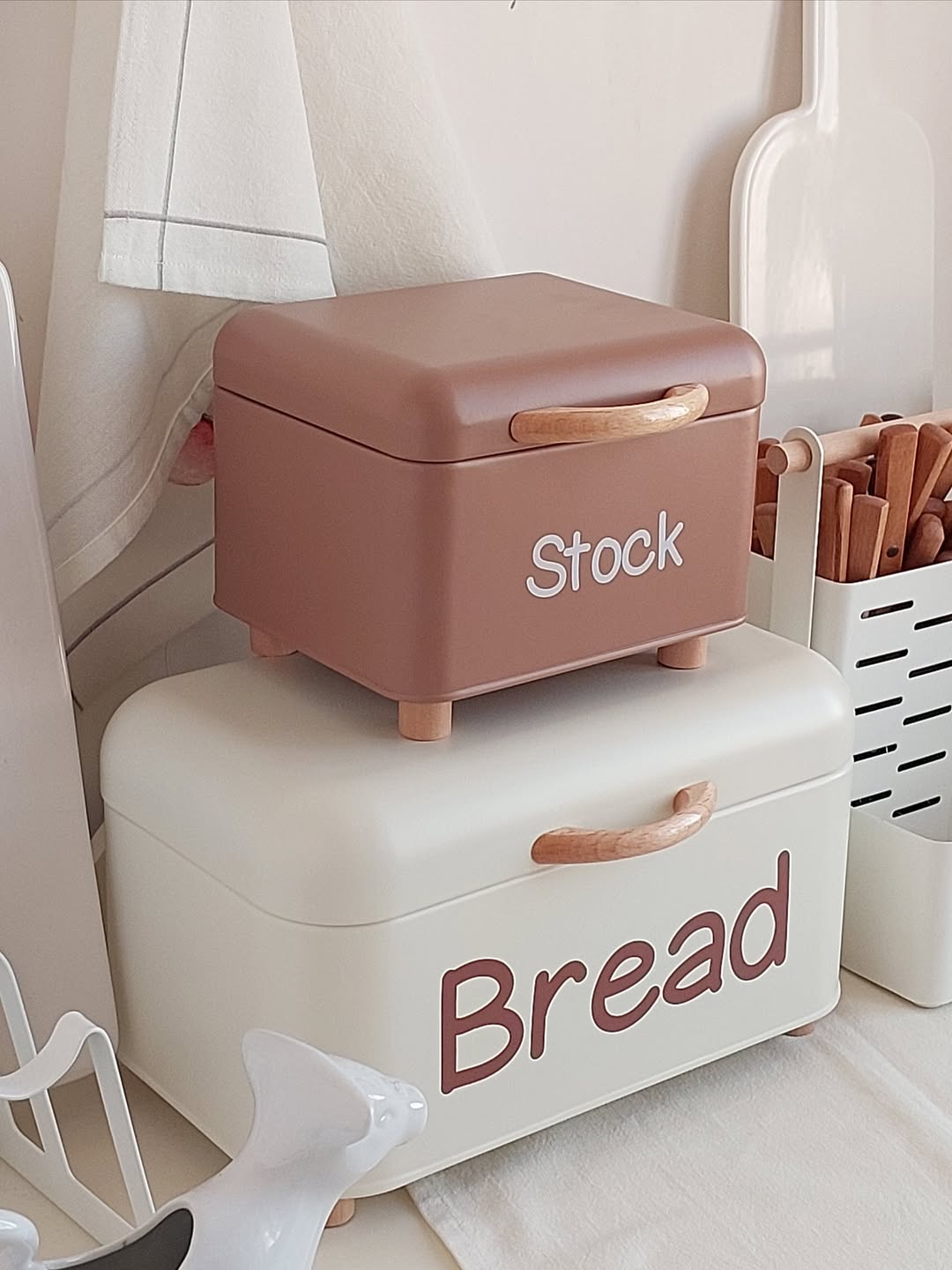 2 Pieces Luxormove Large Bread Bin With Wood Handle